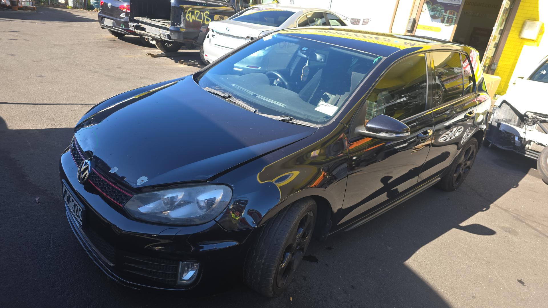 2011 Golf image 1