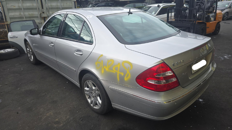 2004 E Class image 3