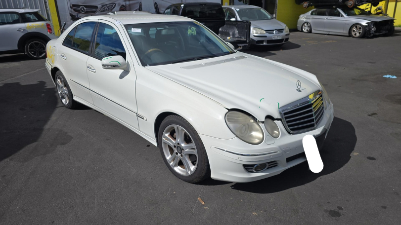 Mercedes E320 W211