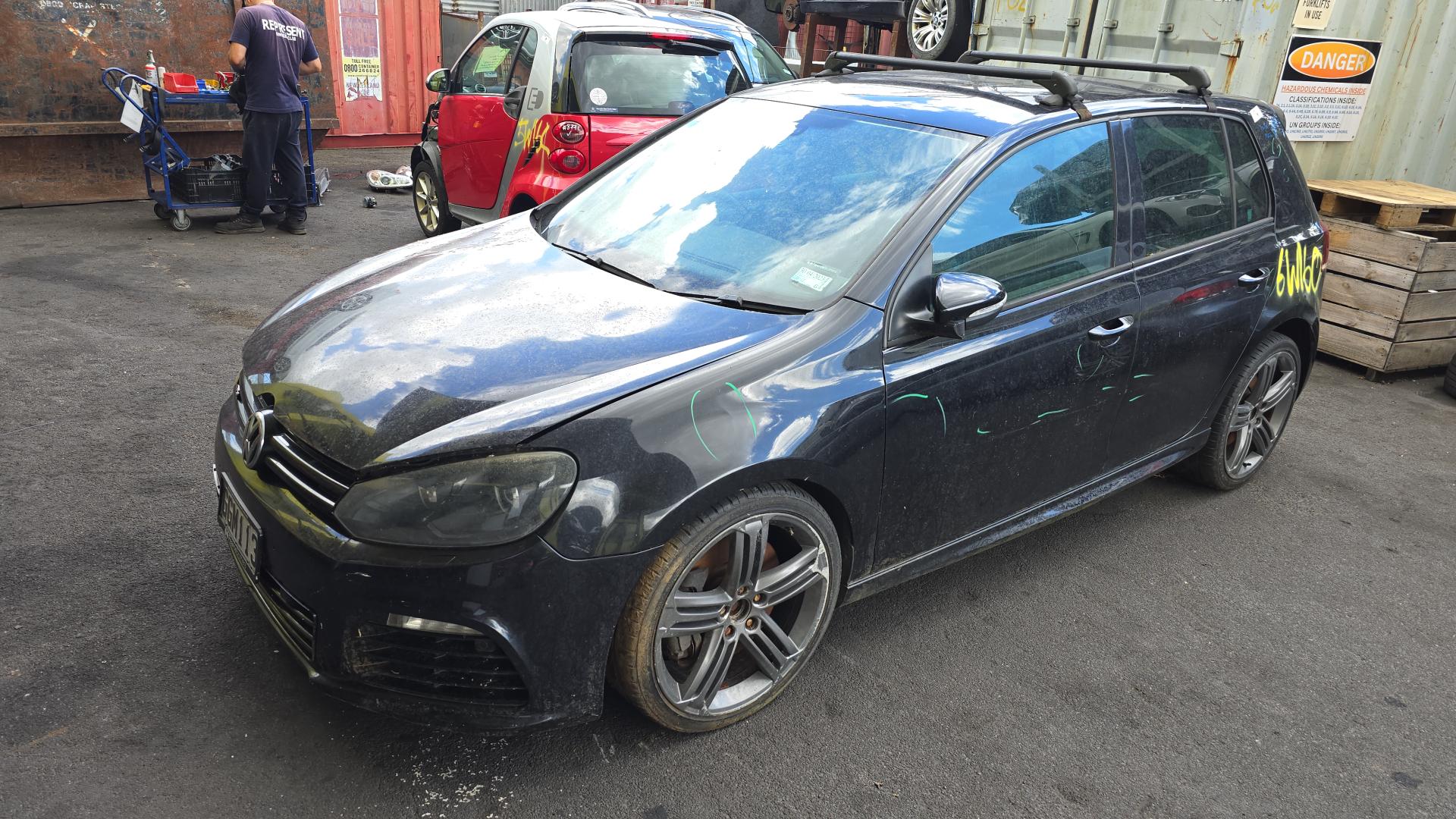 2010 Golf image 2