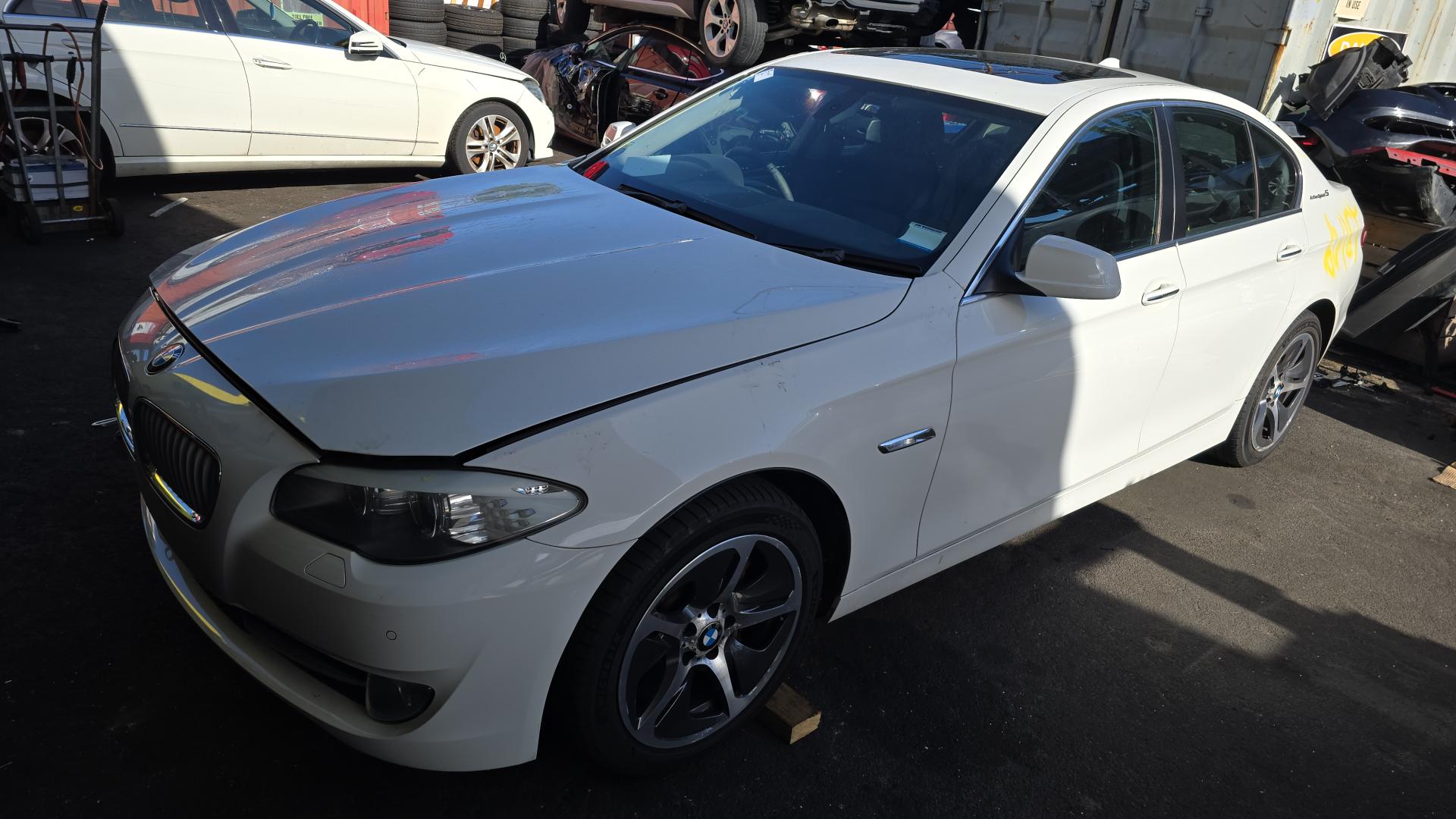 2012 5 Series image 1