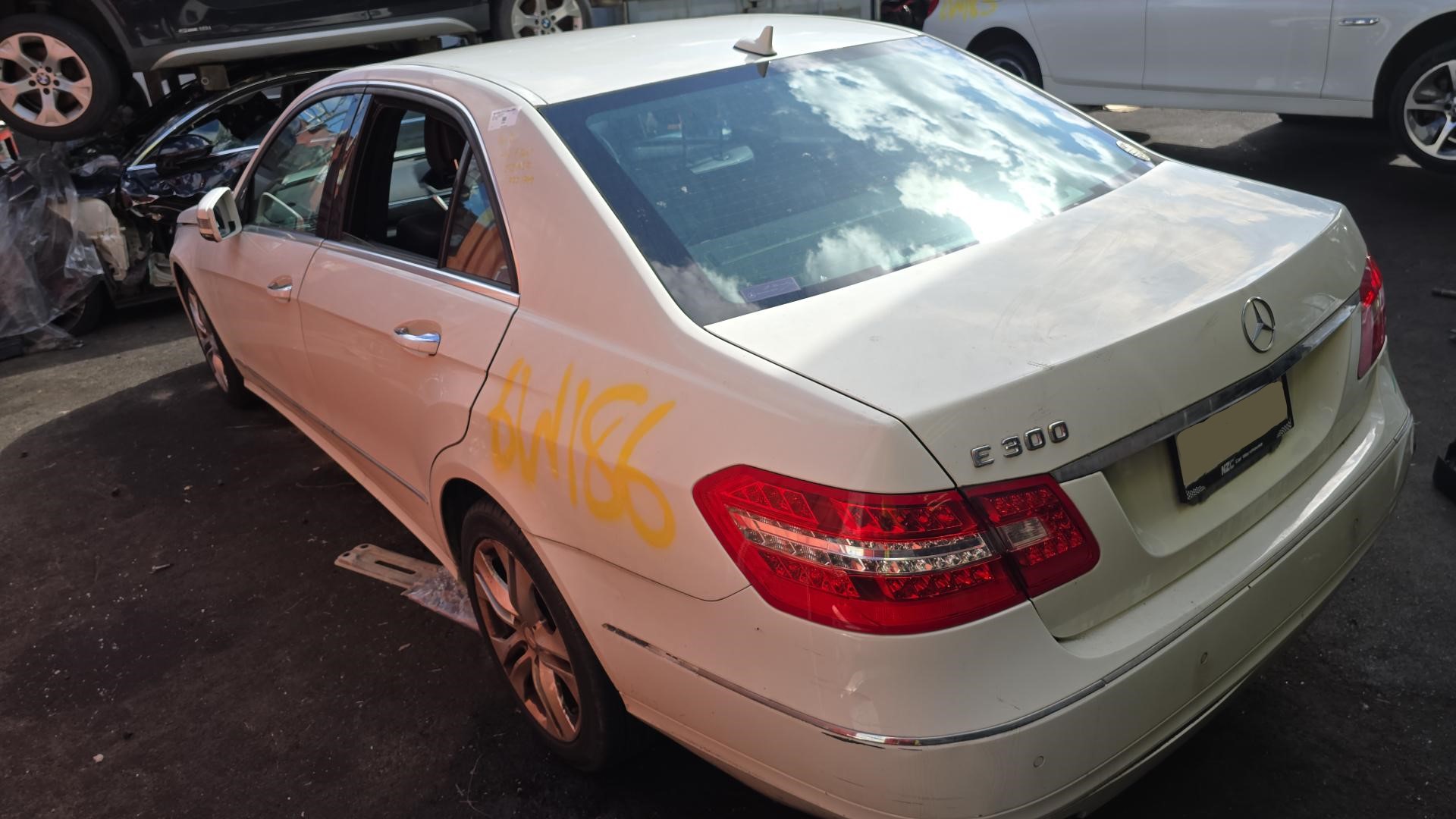 2009 E Class image 3