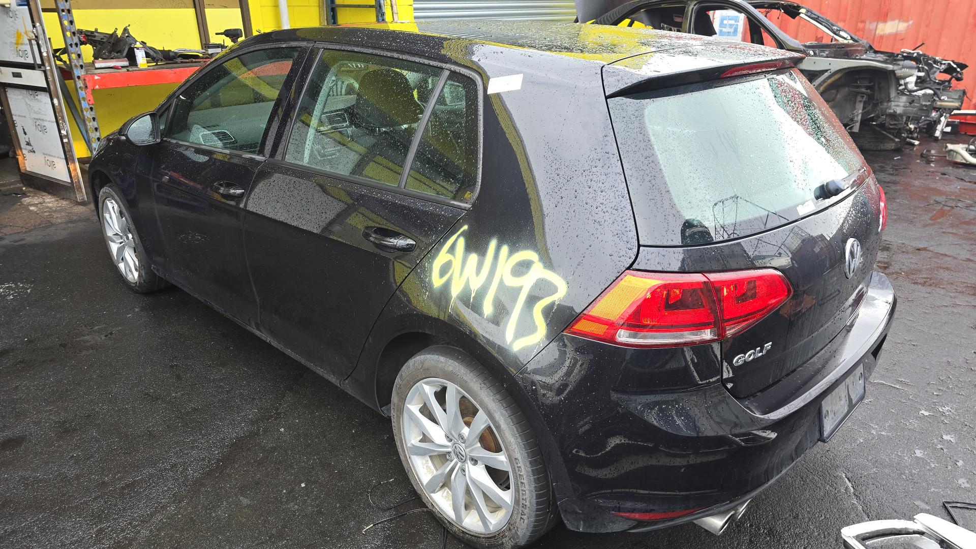 2013 Golf image 3
